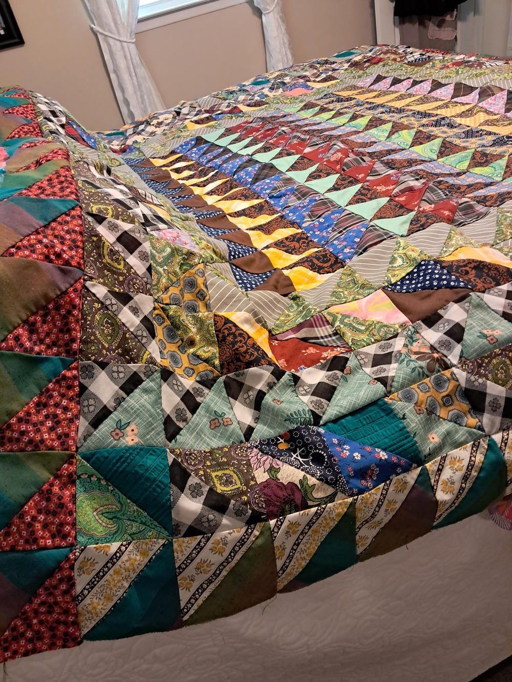 4066 Vintage Pieced Hand Stitched Colorful Quilt Top, 70" X 85". - Picture 2 of 11